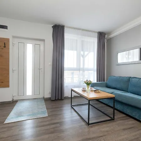 شقة Jasny Z Balkonem I Basenem By Renters