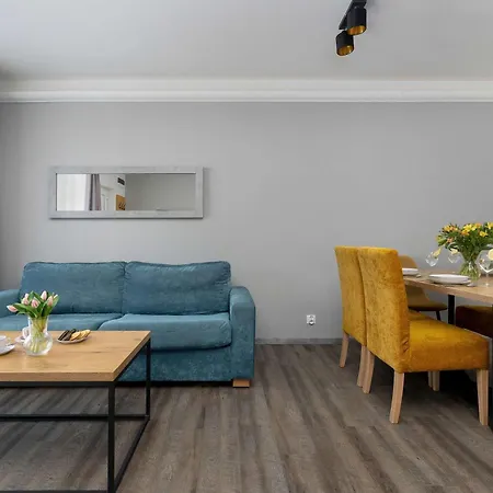 شقة Jasny Z Balkonem I Basenem By Renters