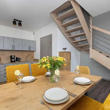 شقة Jasny Z Balkonem I Basenem By Renters