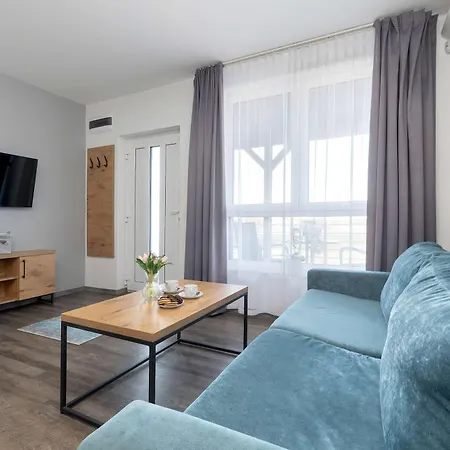شقة Jasny Z Balkonem I Basenem By Renters *