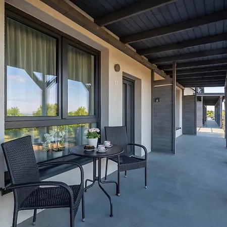 Jasny Z Balkonem I Basenem By Renters شقة *