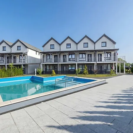 Jasny Z Balkonem I Basenem By Renters *