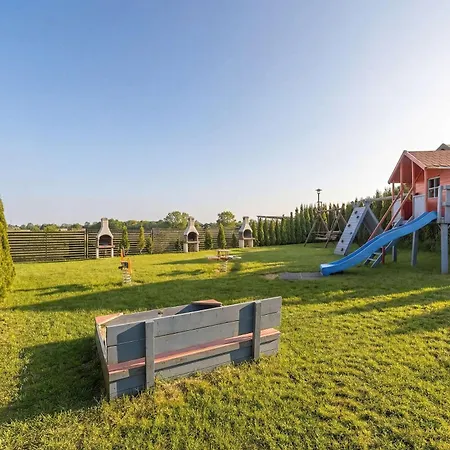 شقة Jasny Z Balkonem I Basenem By Renters